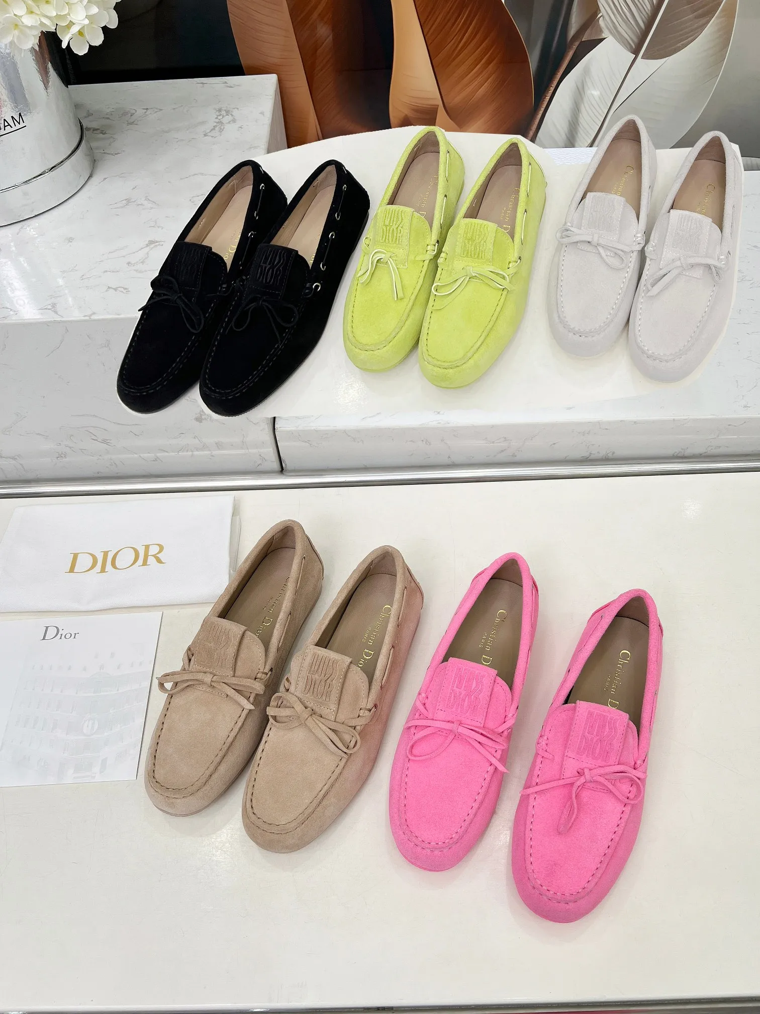 👟👟Ex-factory price 500👟👟 Dior's new spring and summer ultra-light jelly series loafers are brand new. The layout strives to create fashionable classic items. New products created at the first substantial show of Paris Fashion Week. The inspiration is cleverly combined by the D chief designer on the perfect shoe shape. Paired with brand buckles, it is even more fashionable! Original version, perfect and exquisite workmanship!  ✔️Upper: original fabric ✔️Inner lining: imported sheepskin lining ✔️Sole: original outsole ✔️Size: #35-41 (40 41 customized items are not returnable)